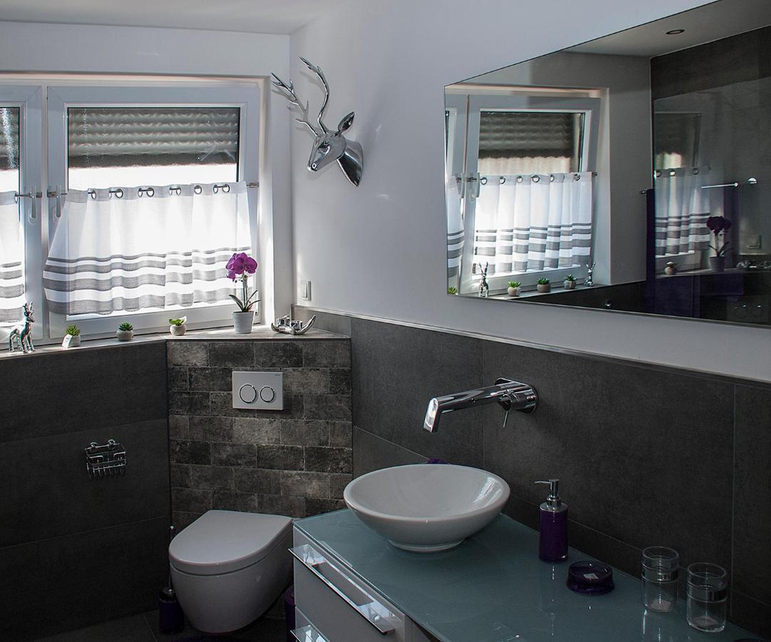 Hochwertige Und Moderne Ferienwohnung Huber Neuweiler  Bagian luar foto